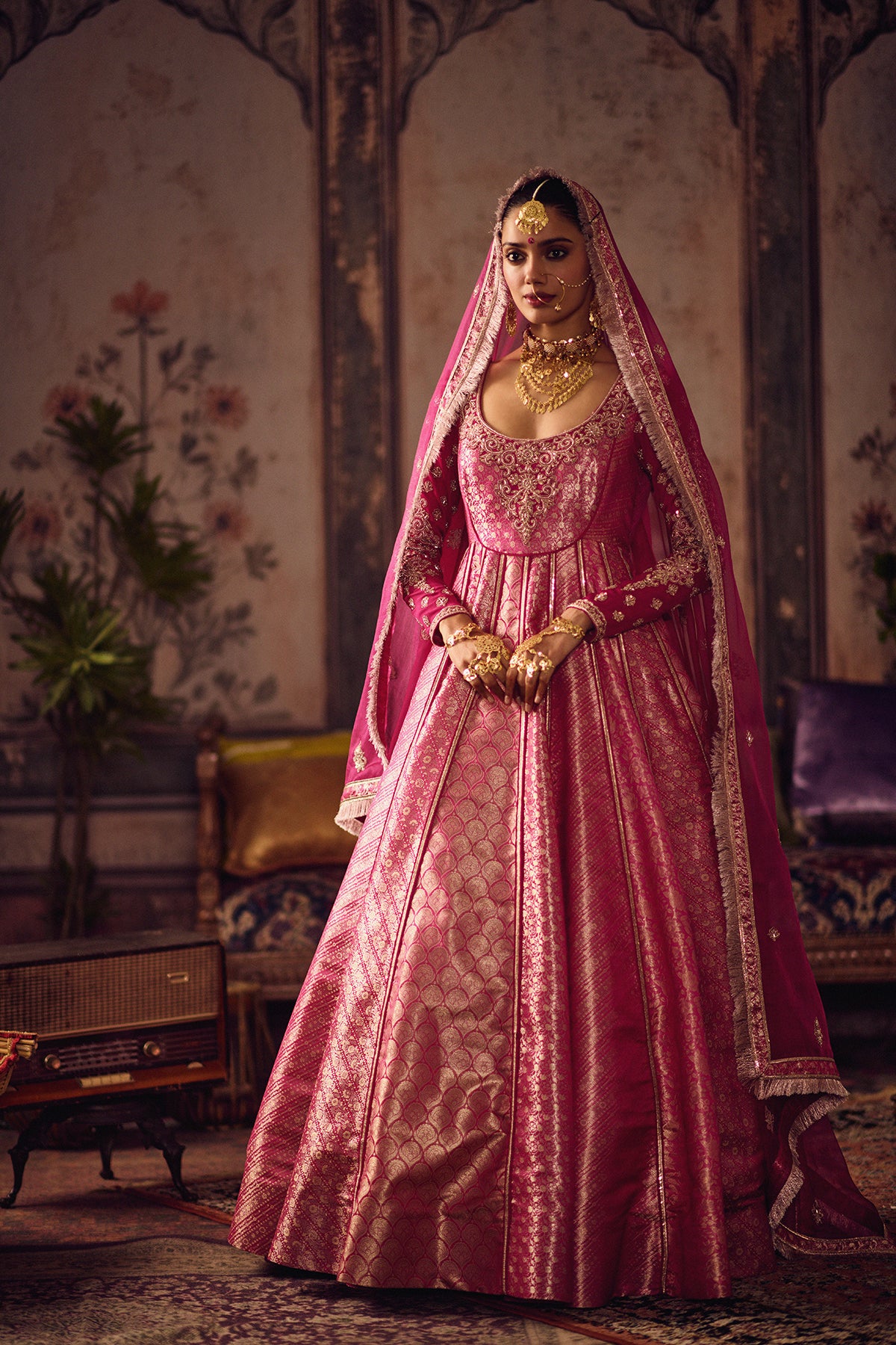 Gulabi Hand work Anarkali kurta odhni set