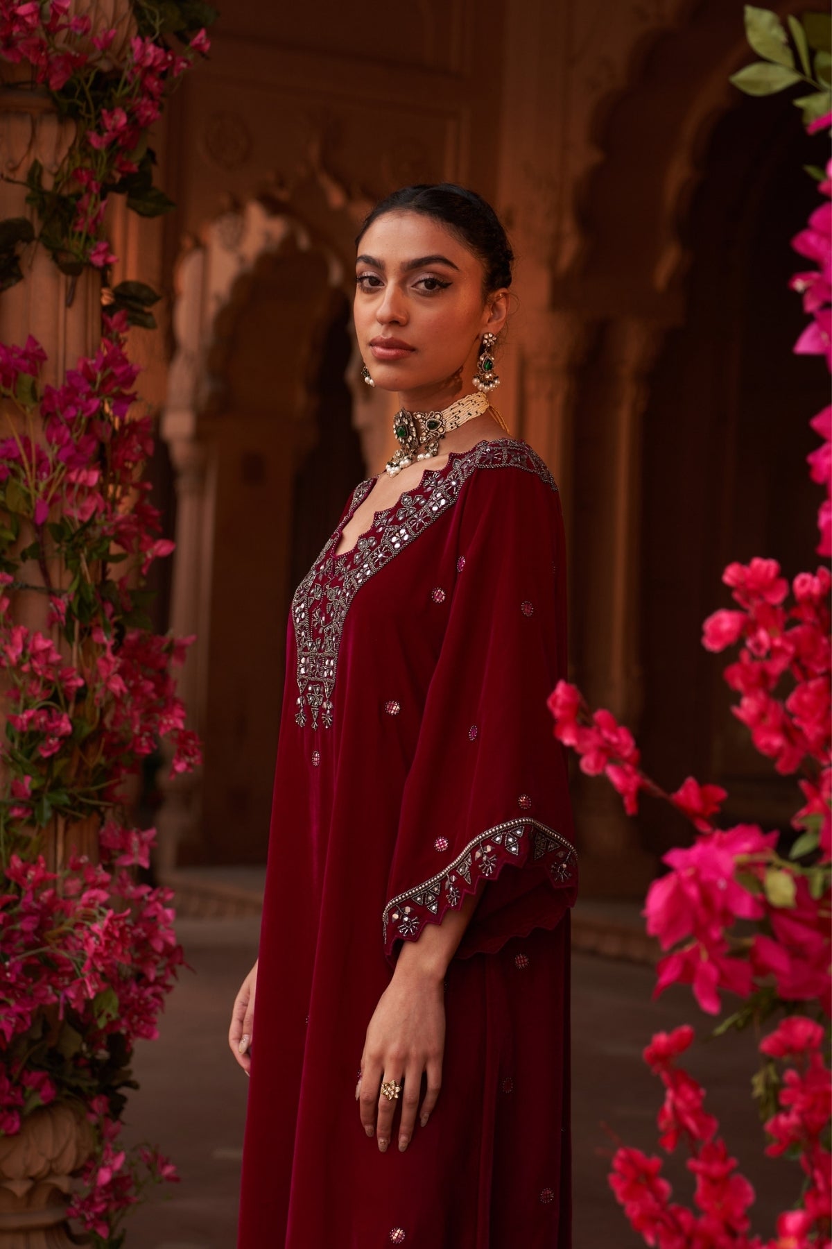 Gehra gulabi makhmali kaftan kurta set