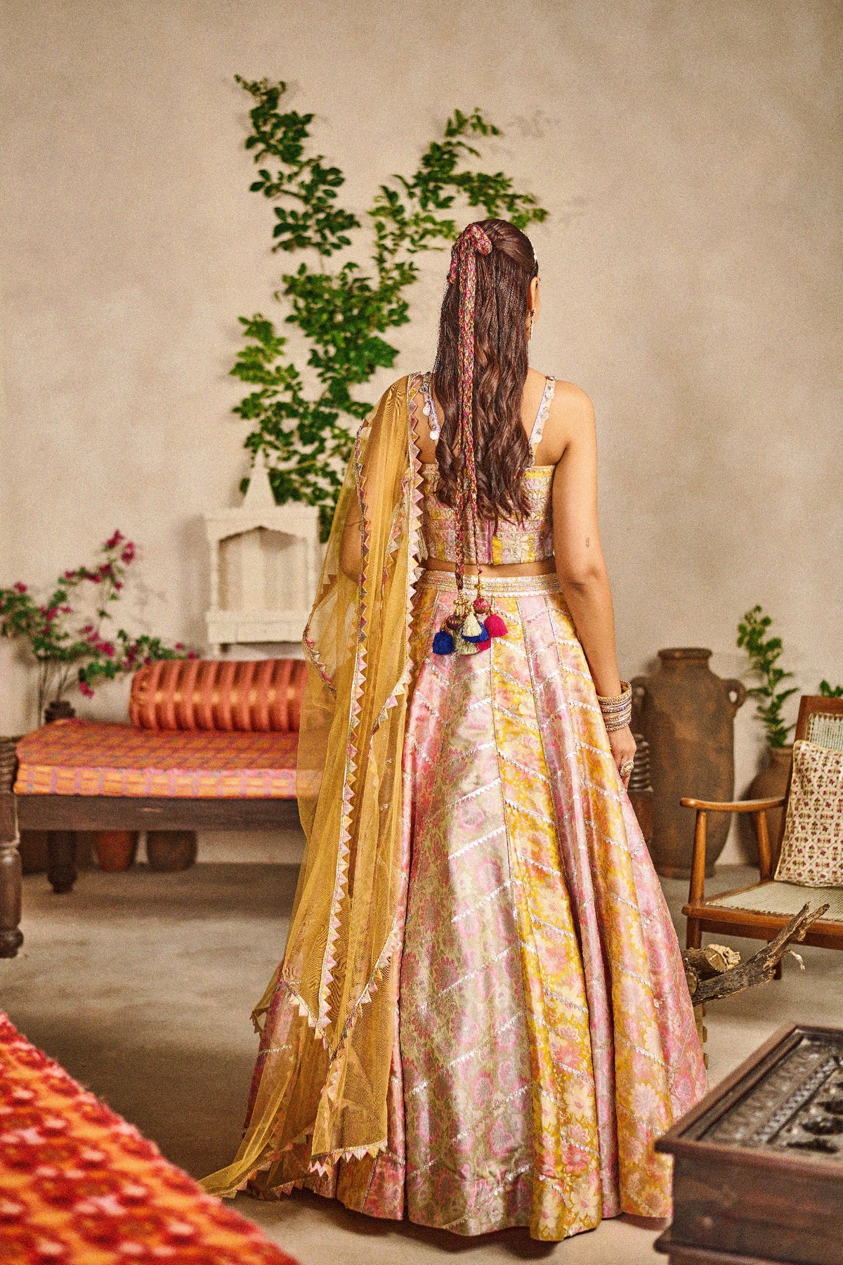 Aabha ginni banarasi lehenga set