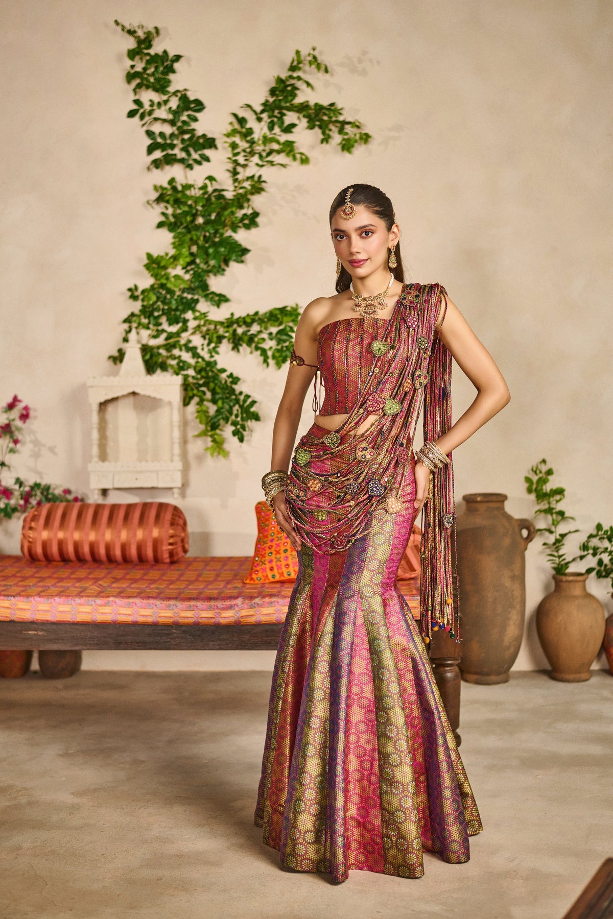 Naqsh dori saree set