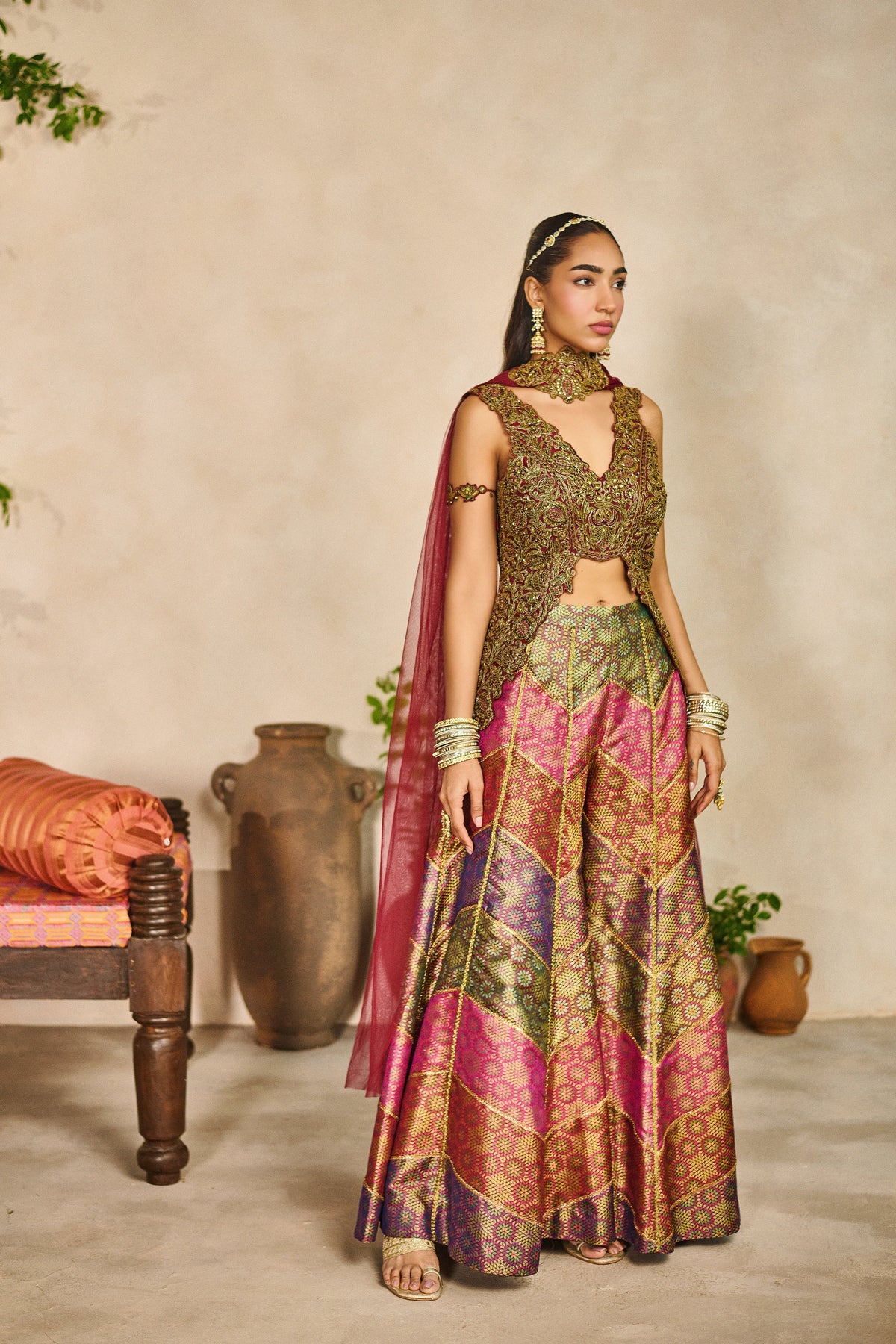 Naqsh aakaar top sharara set