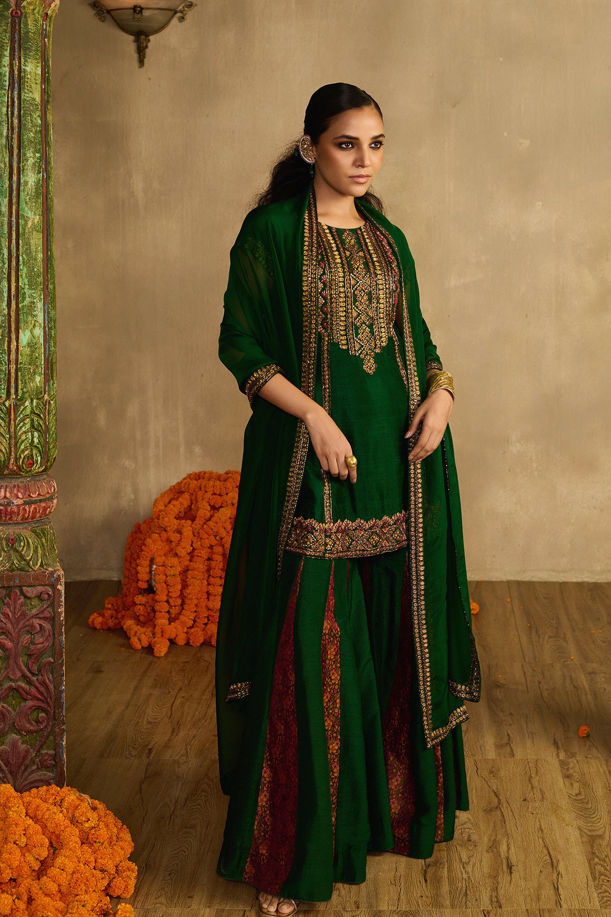 Paan Patola Gharara Set