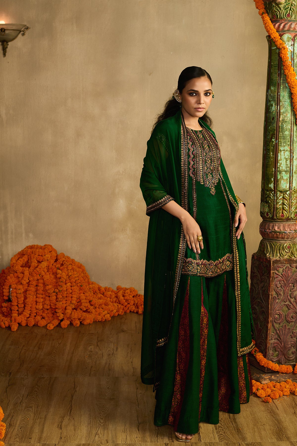 Paan Patola Gharara Set