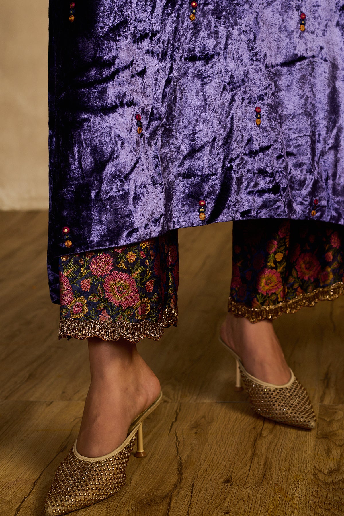 Neel Banjara Kurta Set