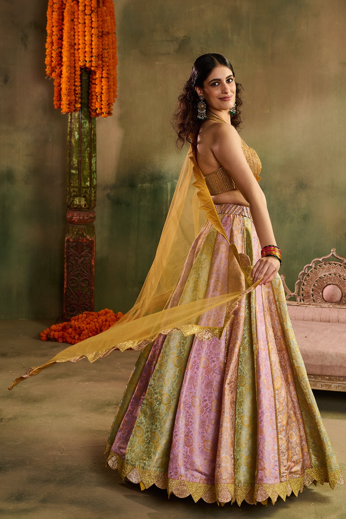 Riwaayat Lehenga Set