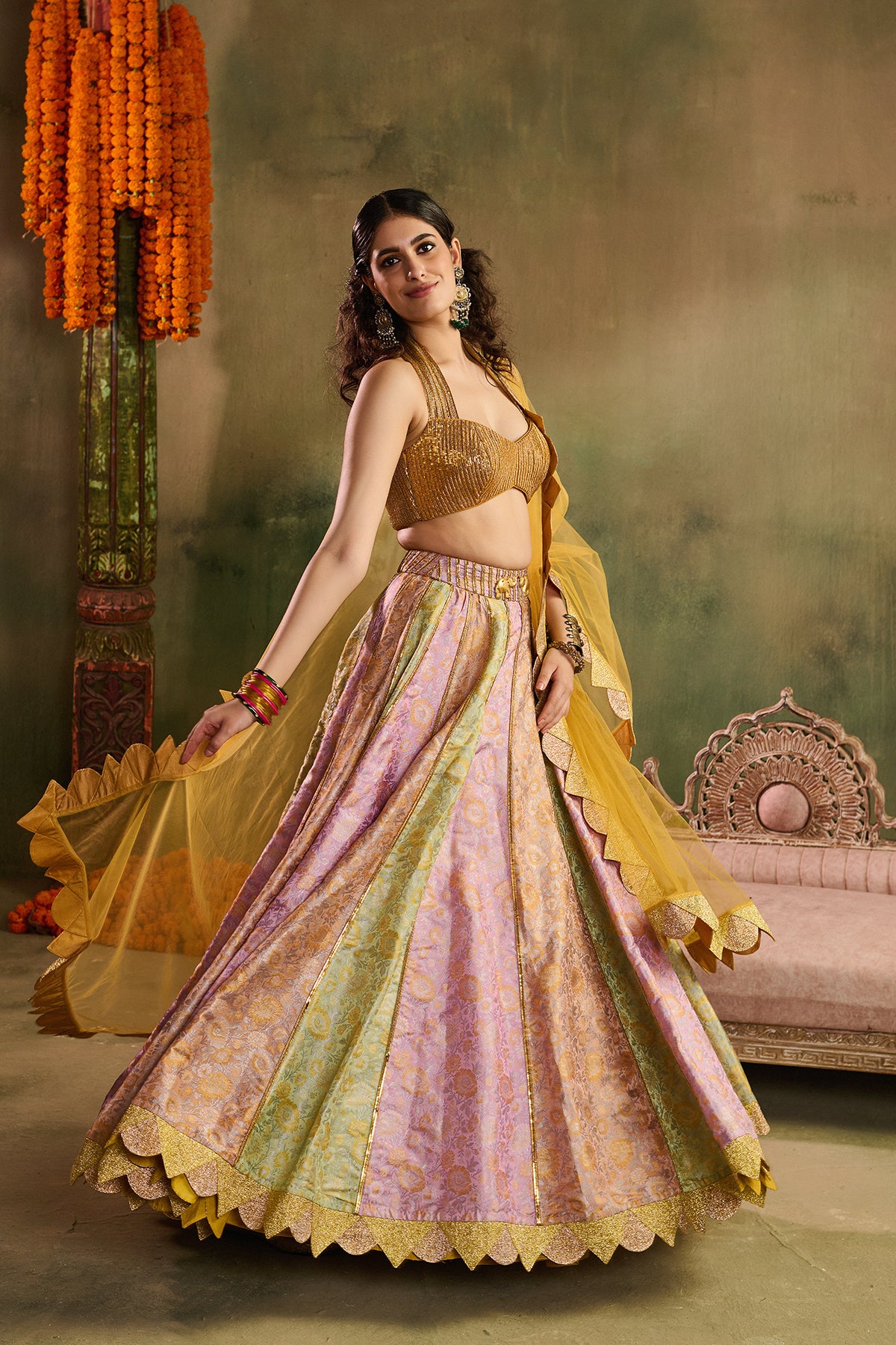 Riwaayat Lehenga Set