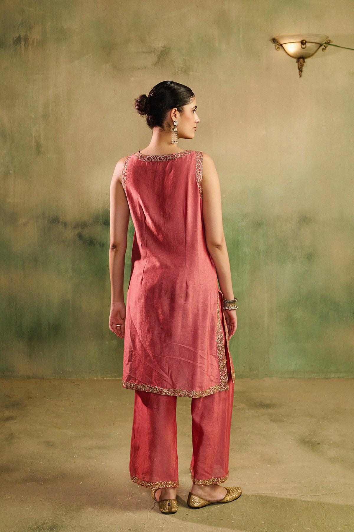 Gulaabi Noor kurta set