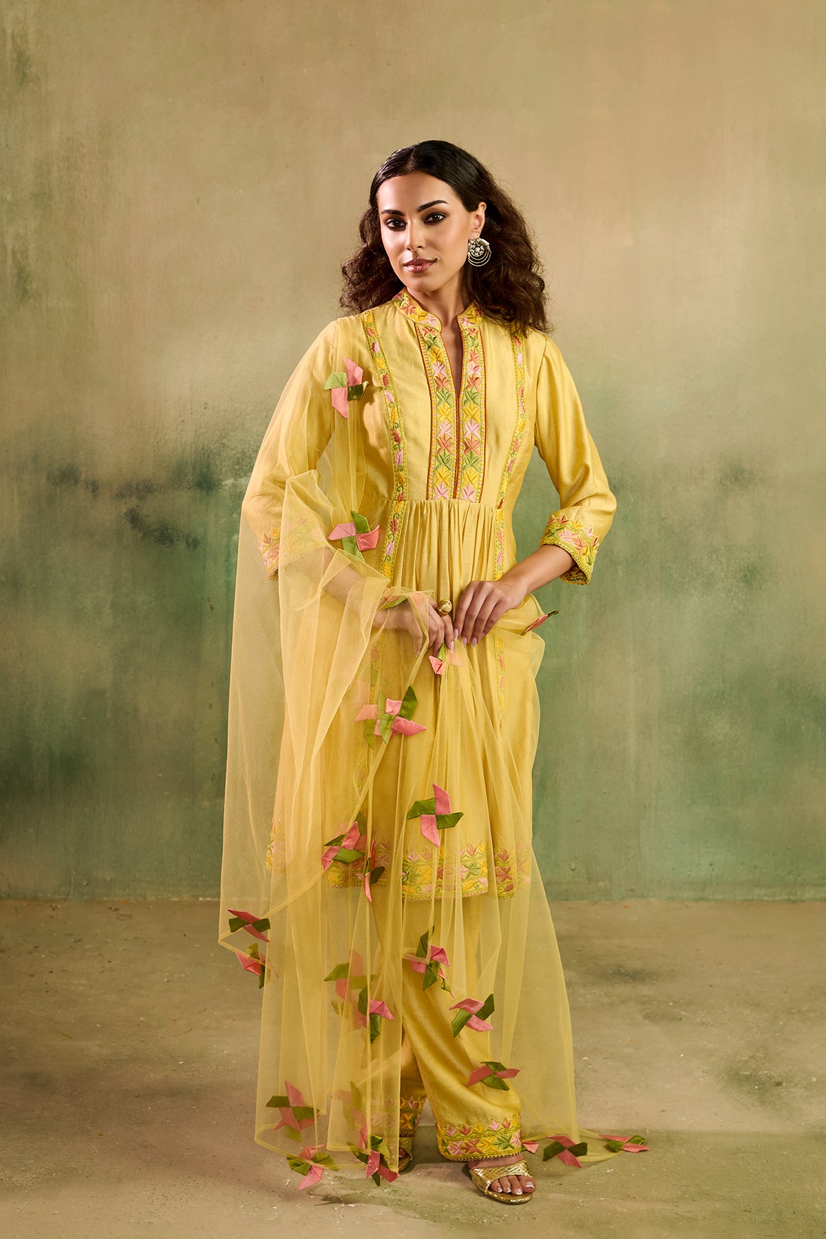 Zard Noor kurta set