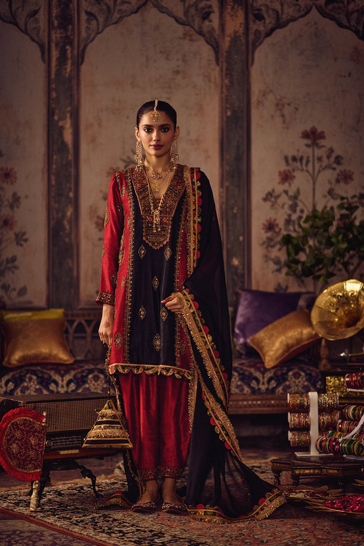 Laal Kaali Virasat kurta set