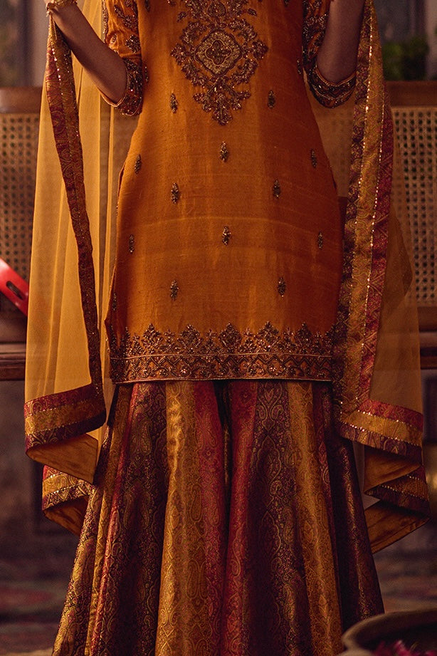 Kesari Tri-Border Odhni