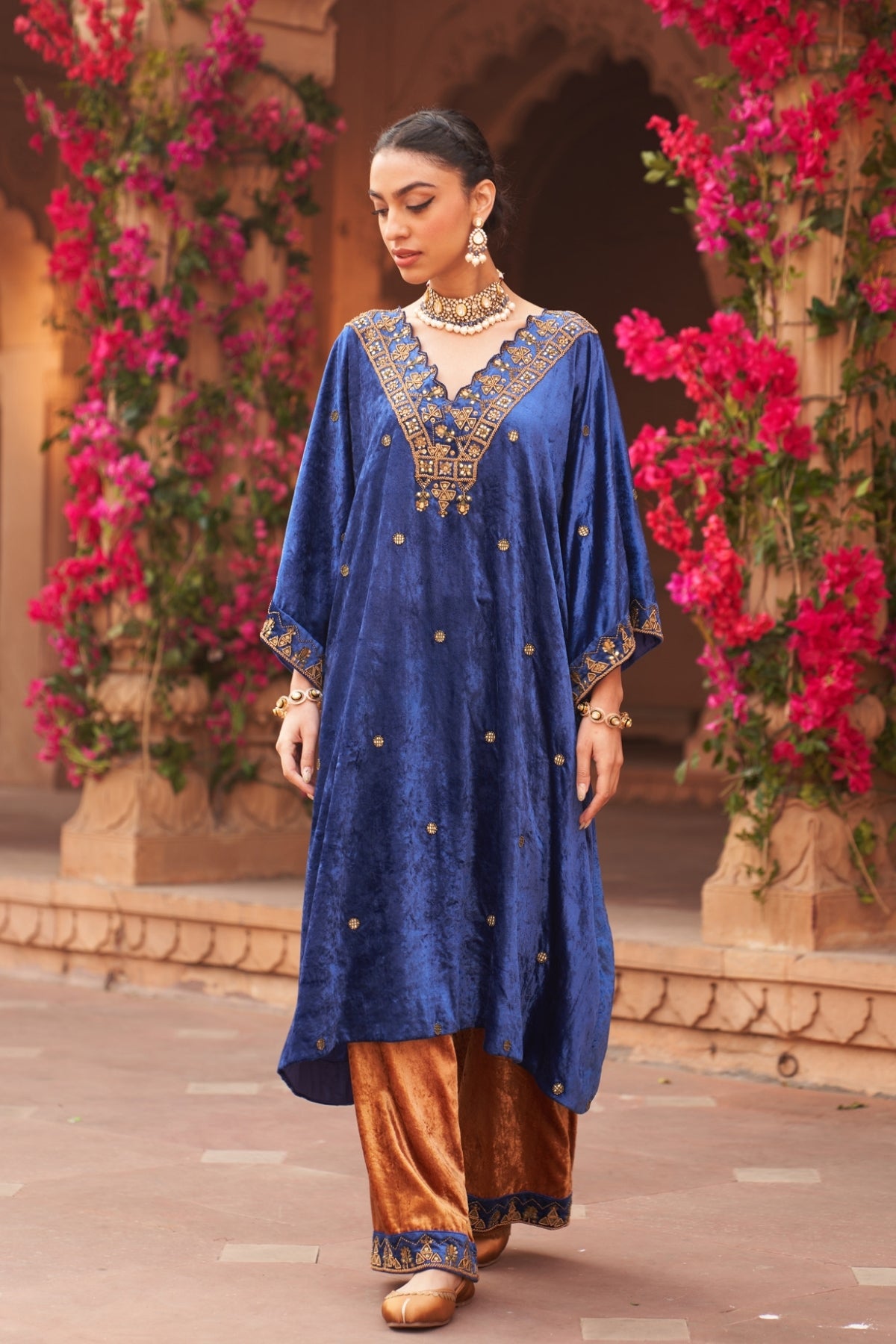 Syahi makhmali kurta set