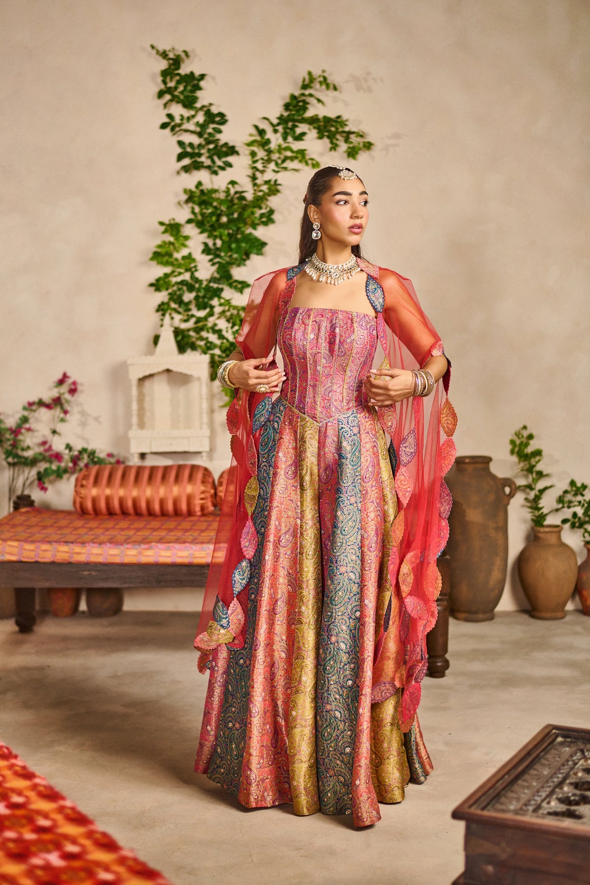 Gulrang banarasi shoulder cape