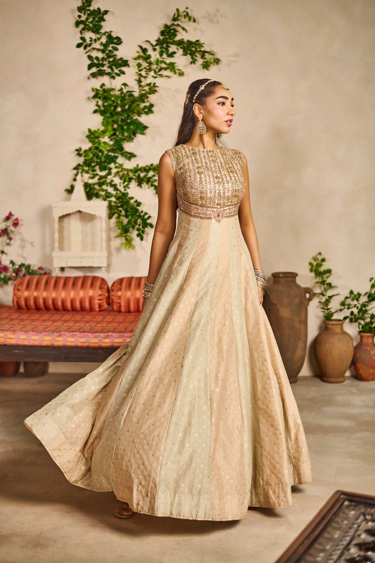 Kashi kalidar anarkali