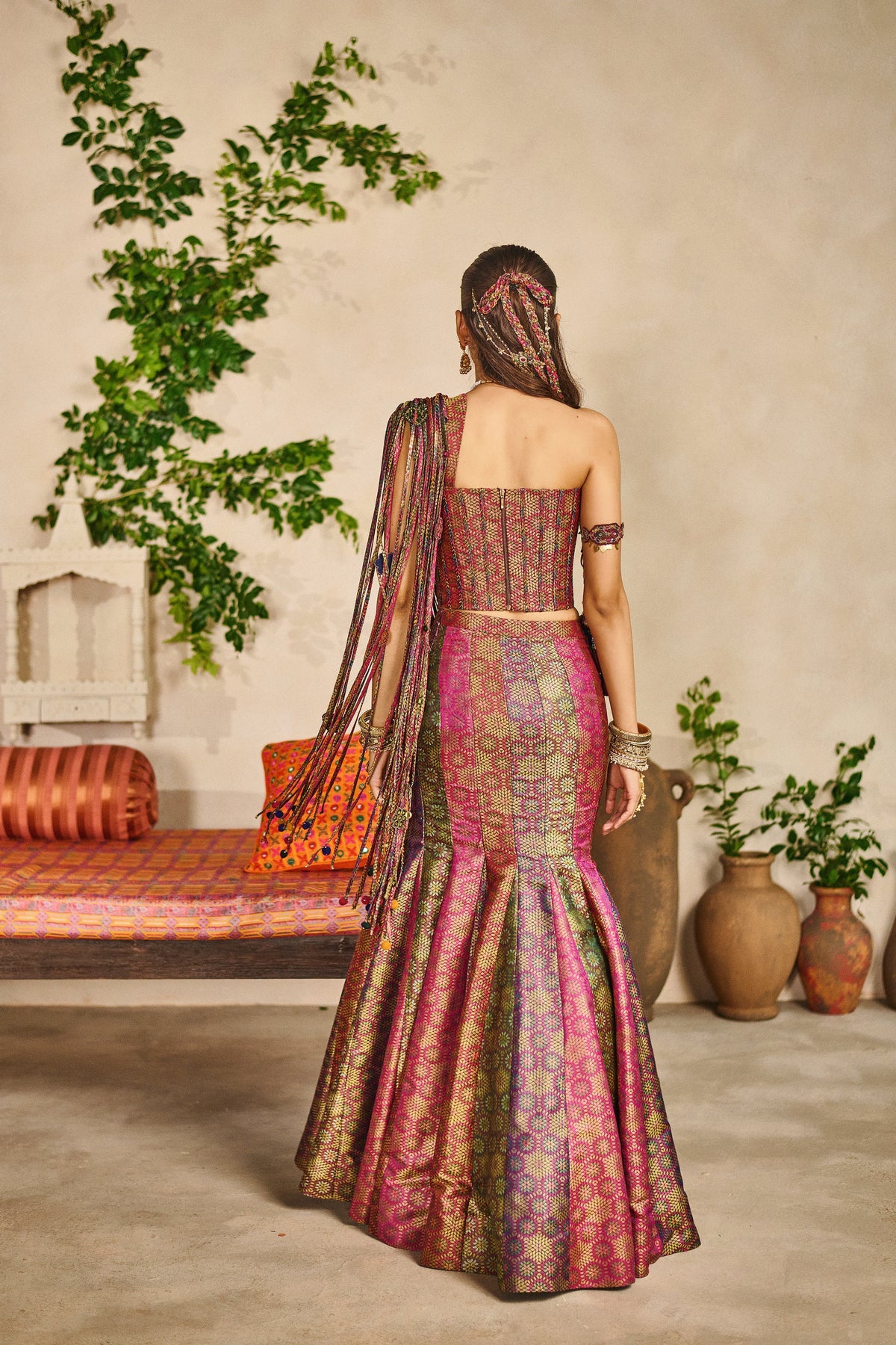 Naqsh dori saree set
