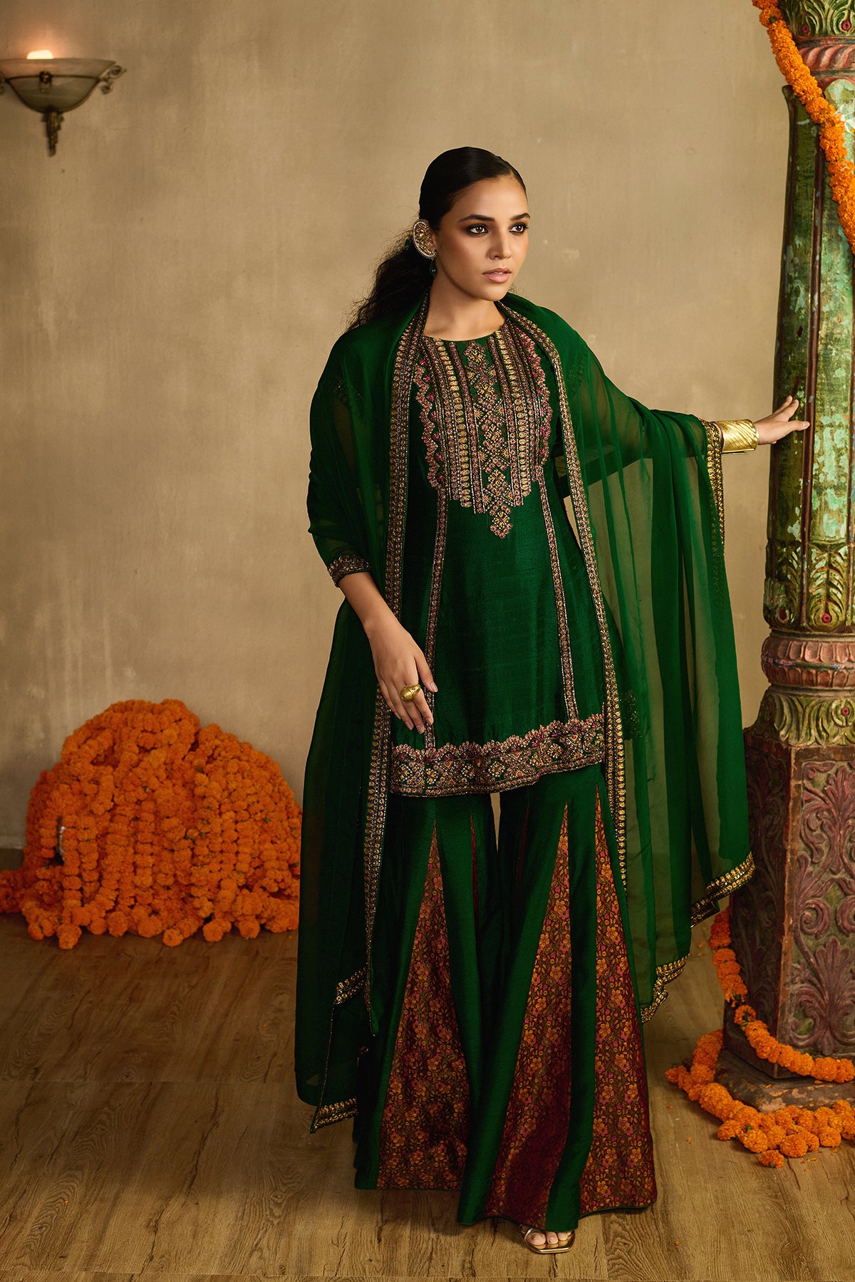 Paan Patola Gharara Set