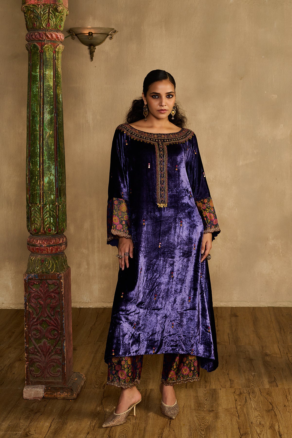 Neel Banjara Kurta Set
