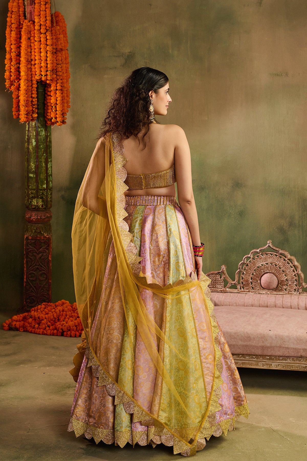 Riwaayat Lehenga Set