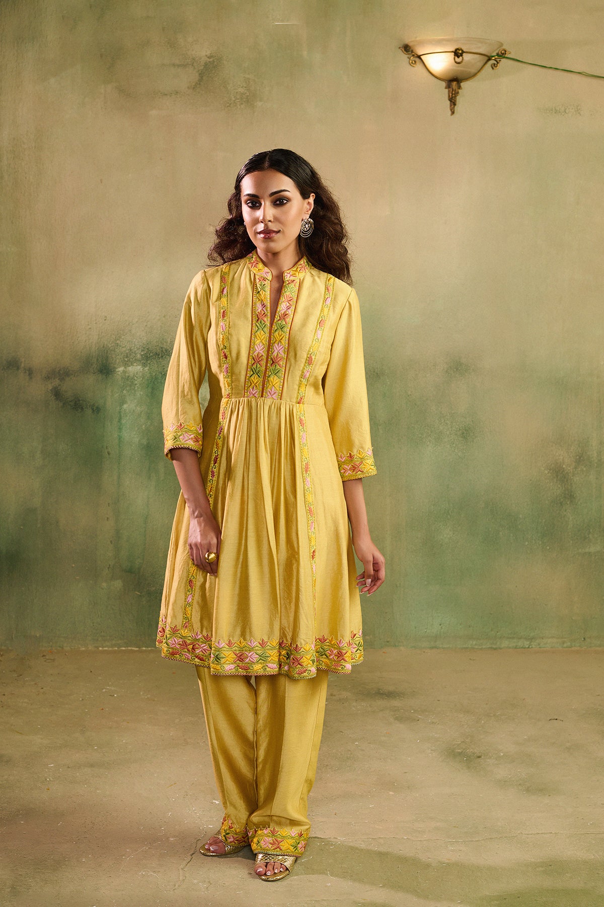 Zard Noor kurta set