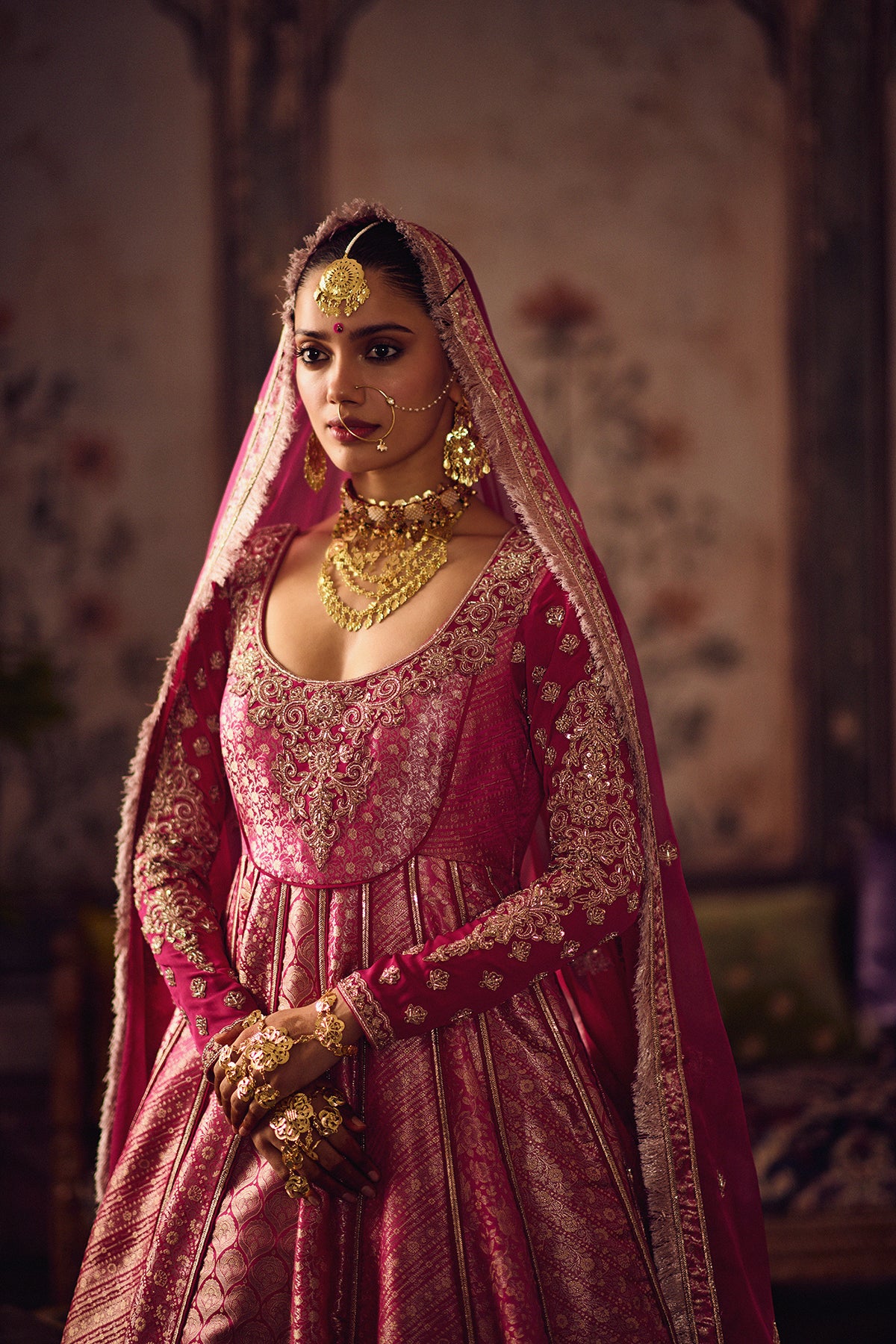 Gulabi Hand work Anarkali kurta odhni set