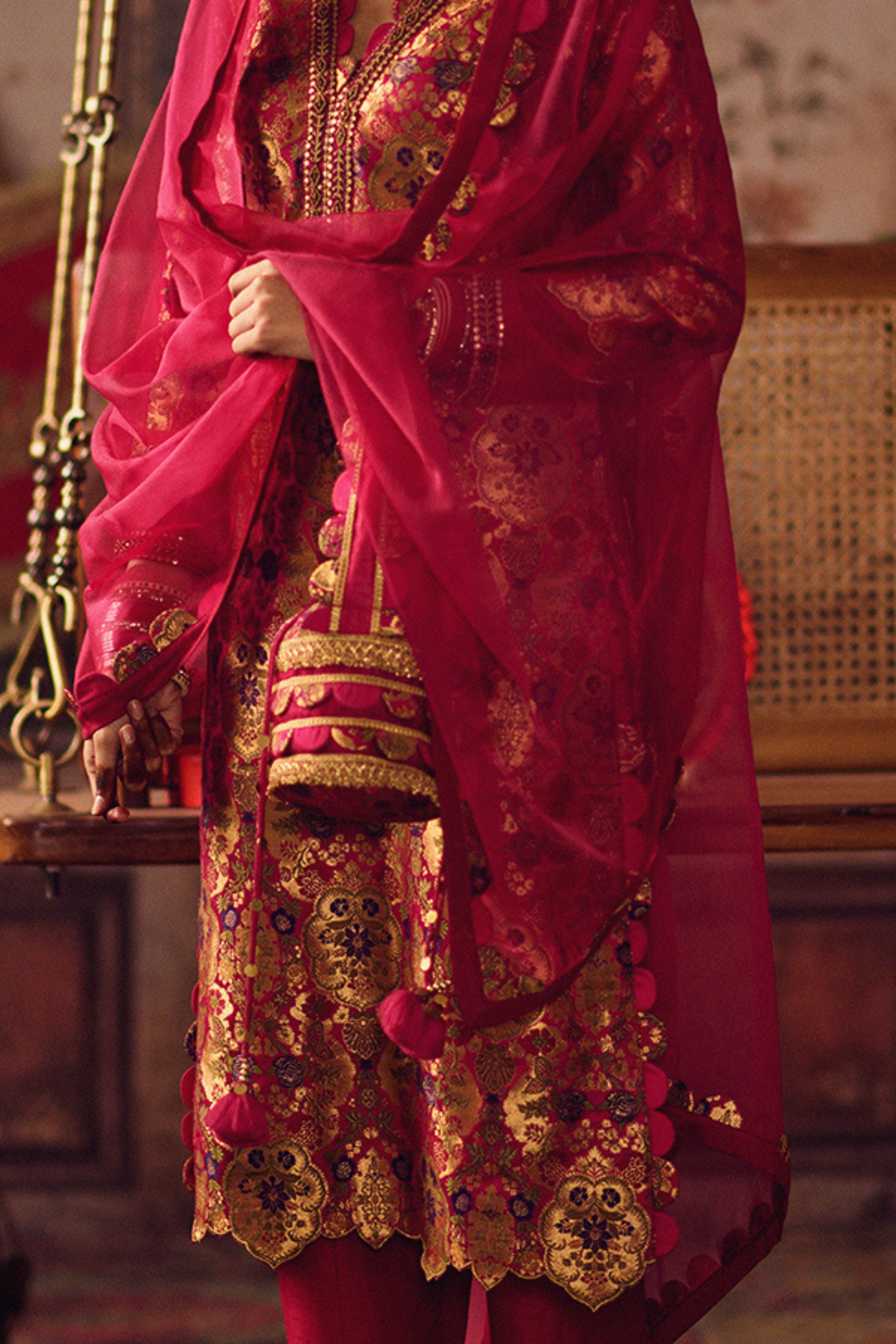 Gulabi Scallop Potli